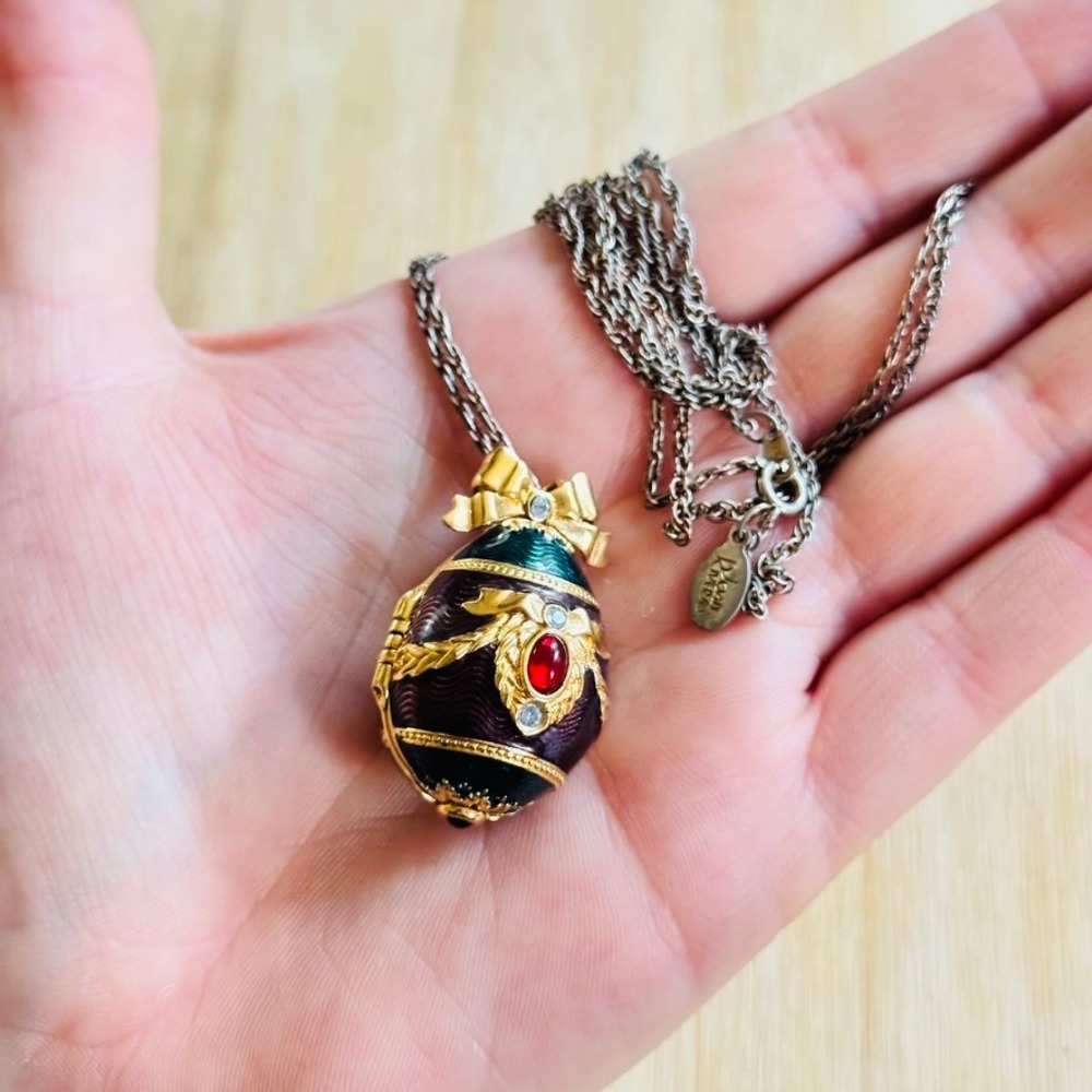 VTG Joan Rivers Faberge Guilloche Watch Egg Necklace Cabochon Gold Plated Signed
